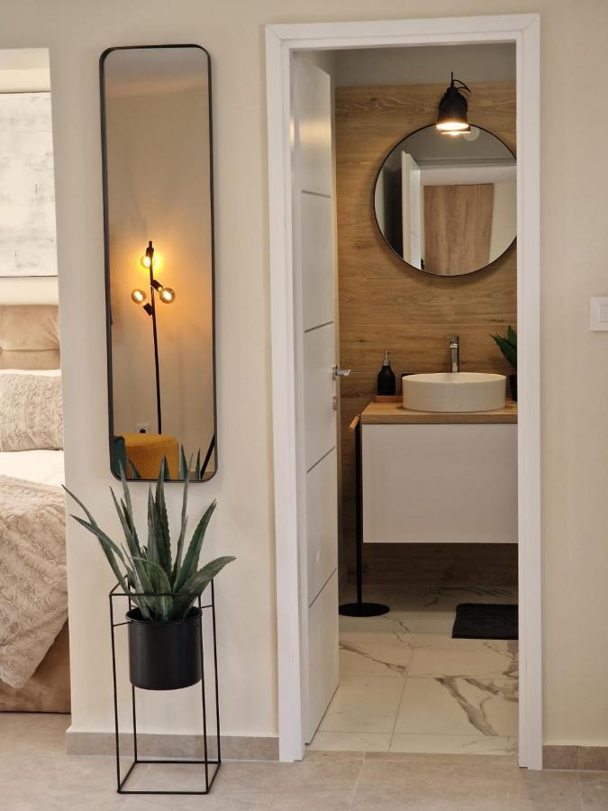 Studio Apartment Mare With Private Garden And Jacuzzi Vinkuran Zewnętrze zdjęcie
