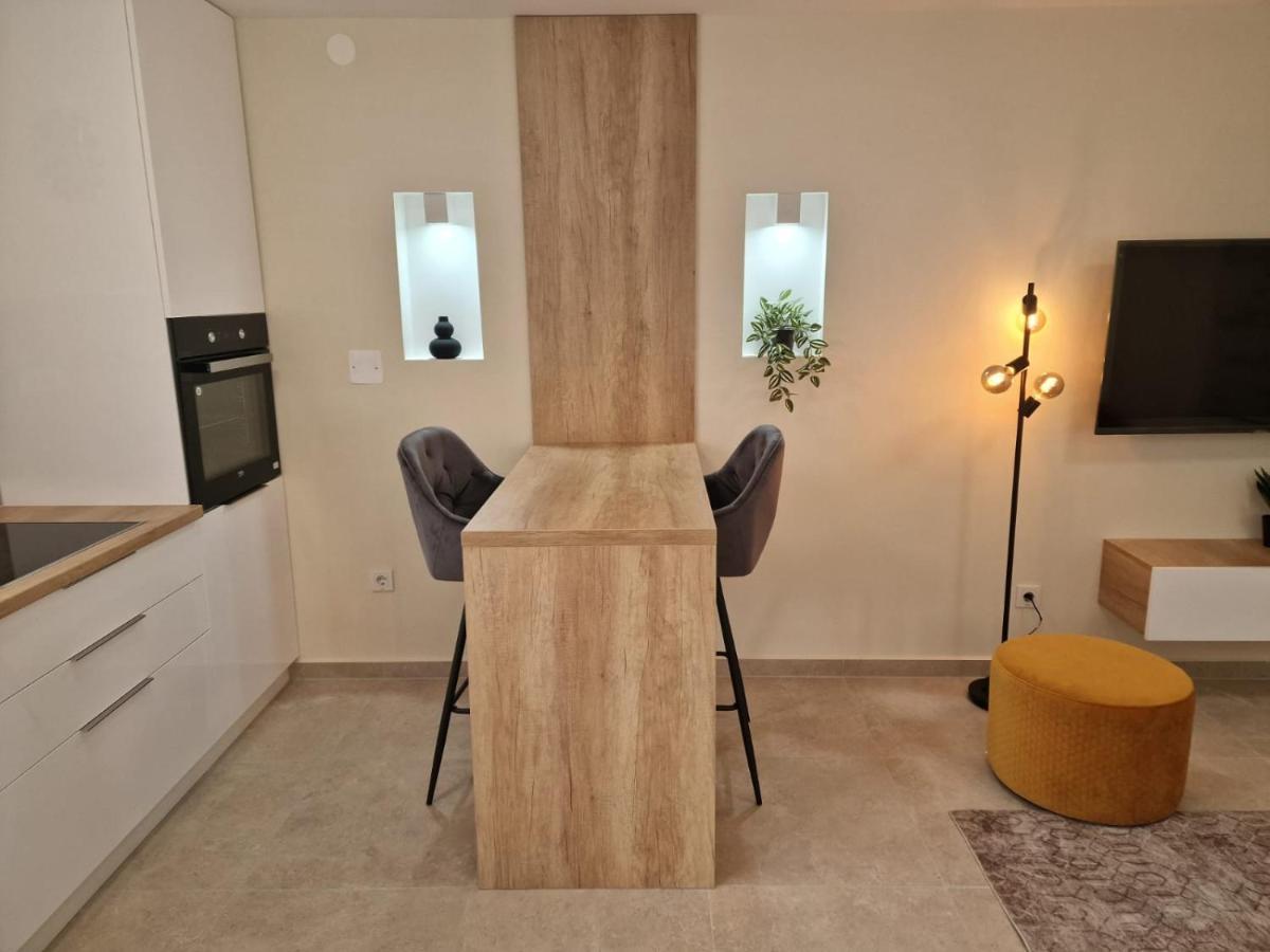 Studio Apartment Mare With Private Garden And Jacuzzi Vinkuran Zewnętrze zdjęcie