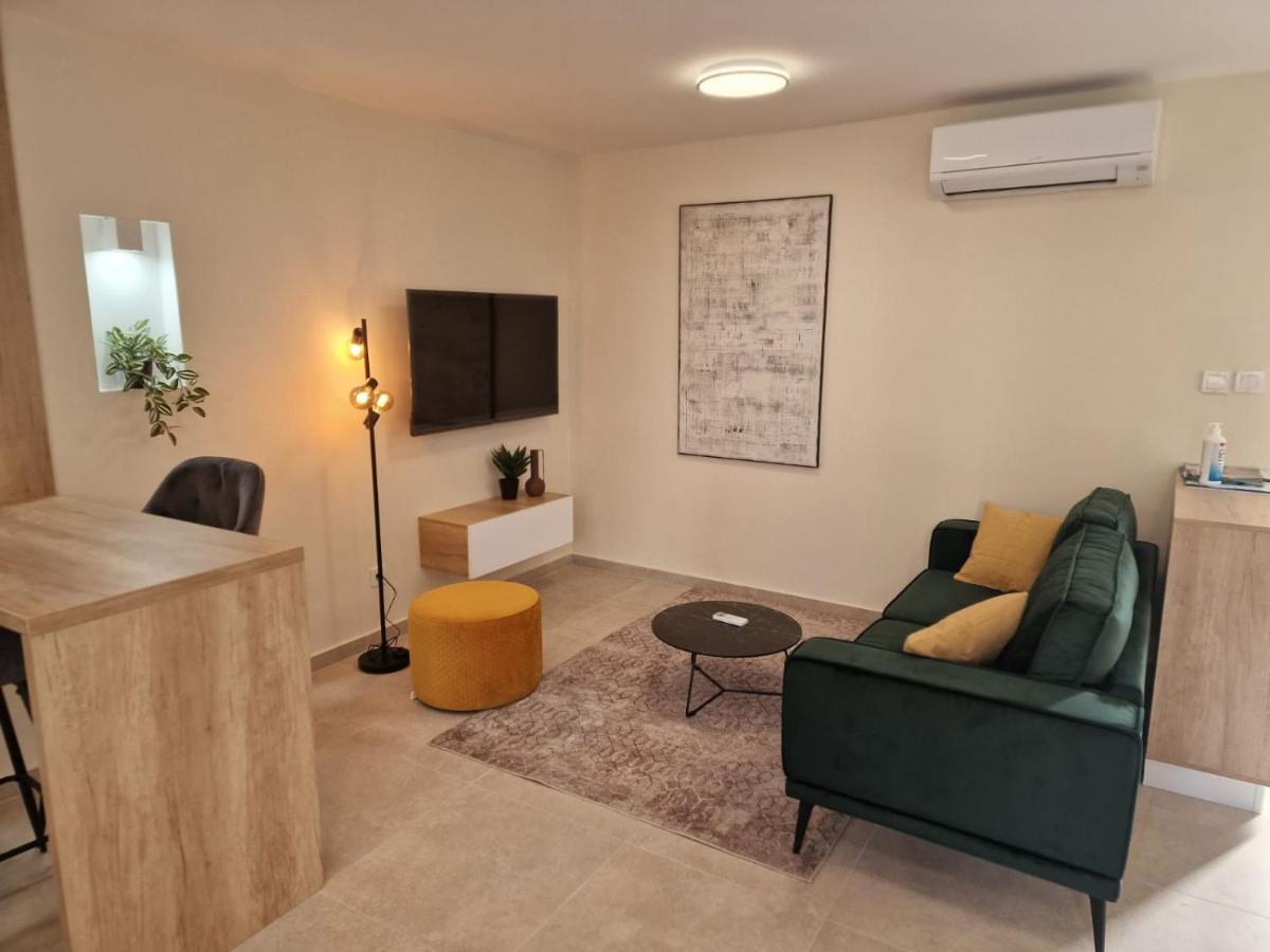 Studio Apartment Mare With Private Garden And Jacuzzi Vinkuran Zewnętrze zdjęcie
